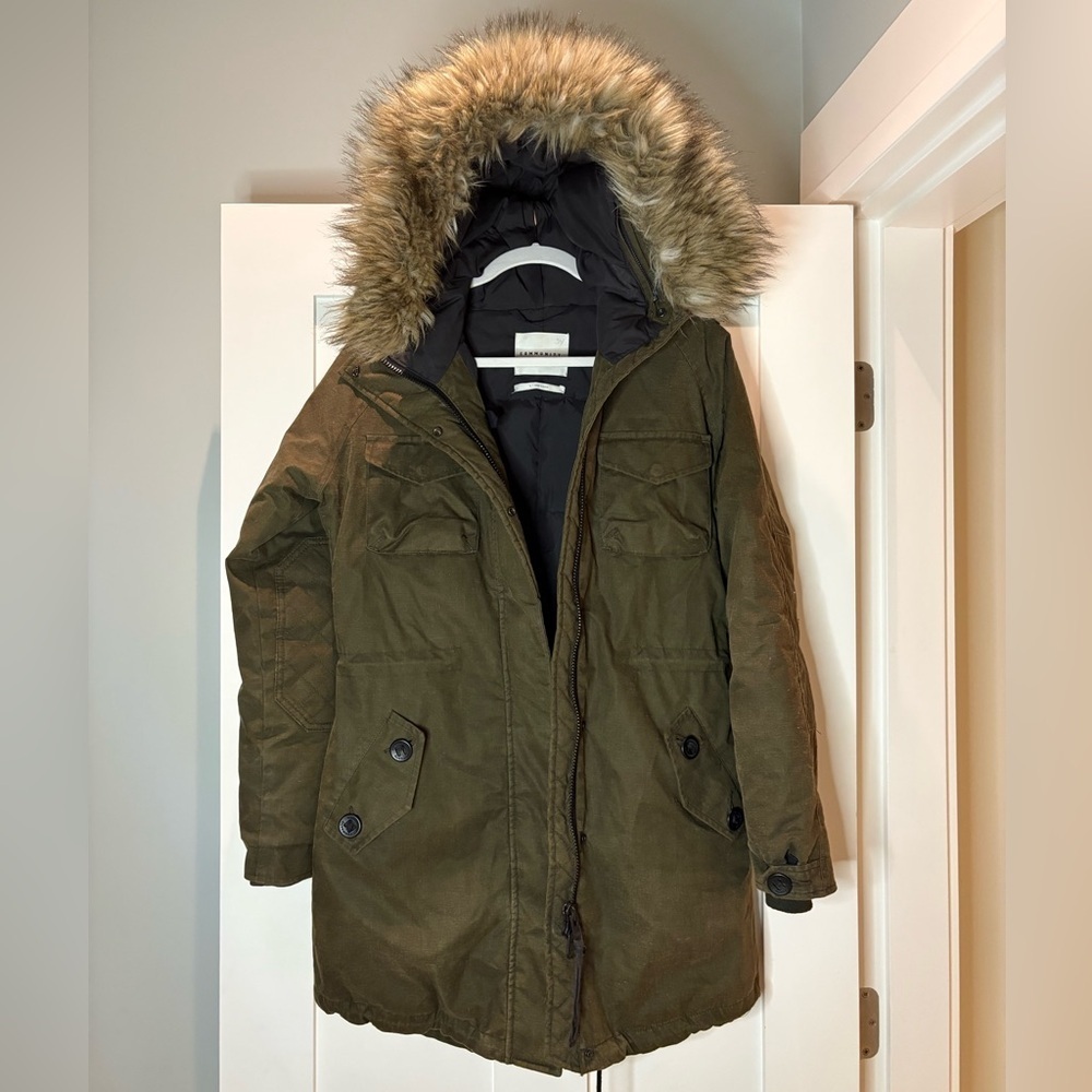 Aritzia Community Paradigm Parka Sz SM - Picture 4 of 14